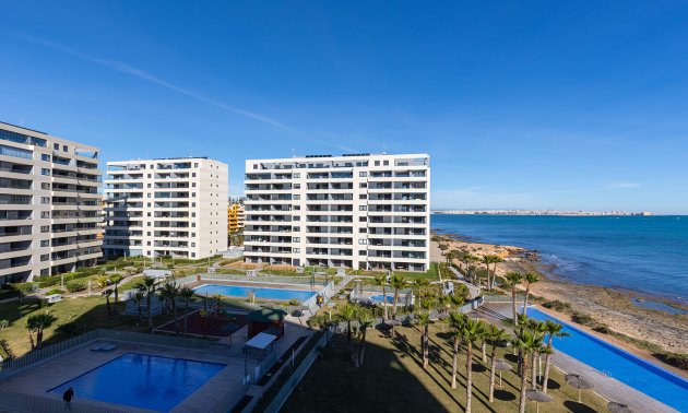 Resale - Apartment / flat -
Torrevieja - Punta prima