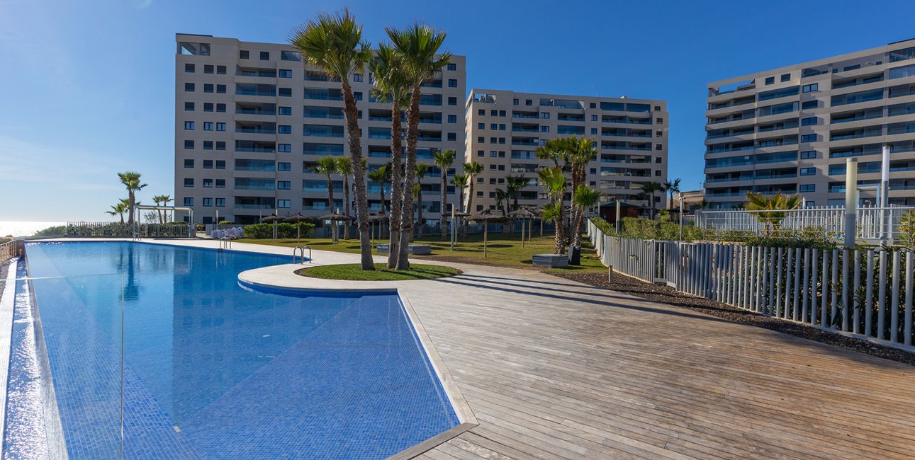 Resale - Apartment / flat -
Torrevieja - Punta prima