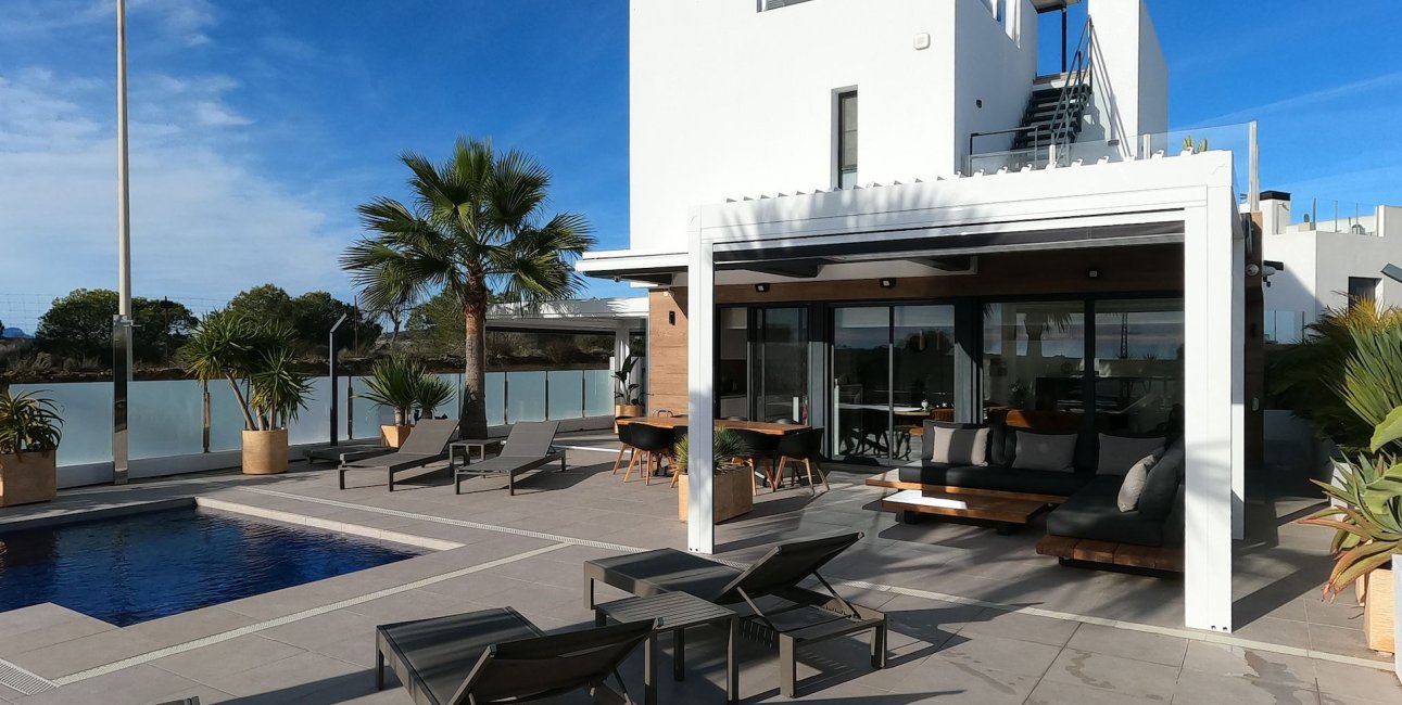 Resale - Villa -
Algorfa - La Finca Golf Resort