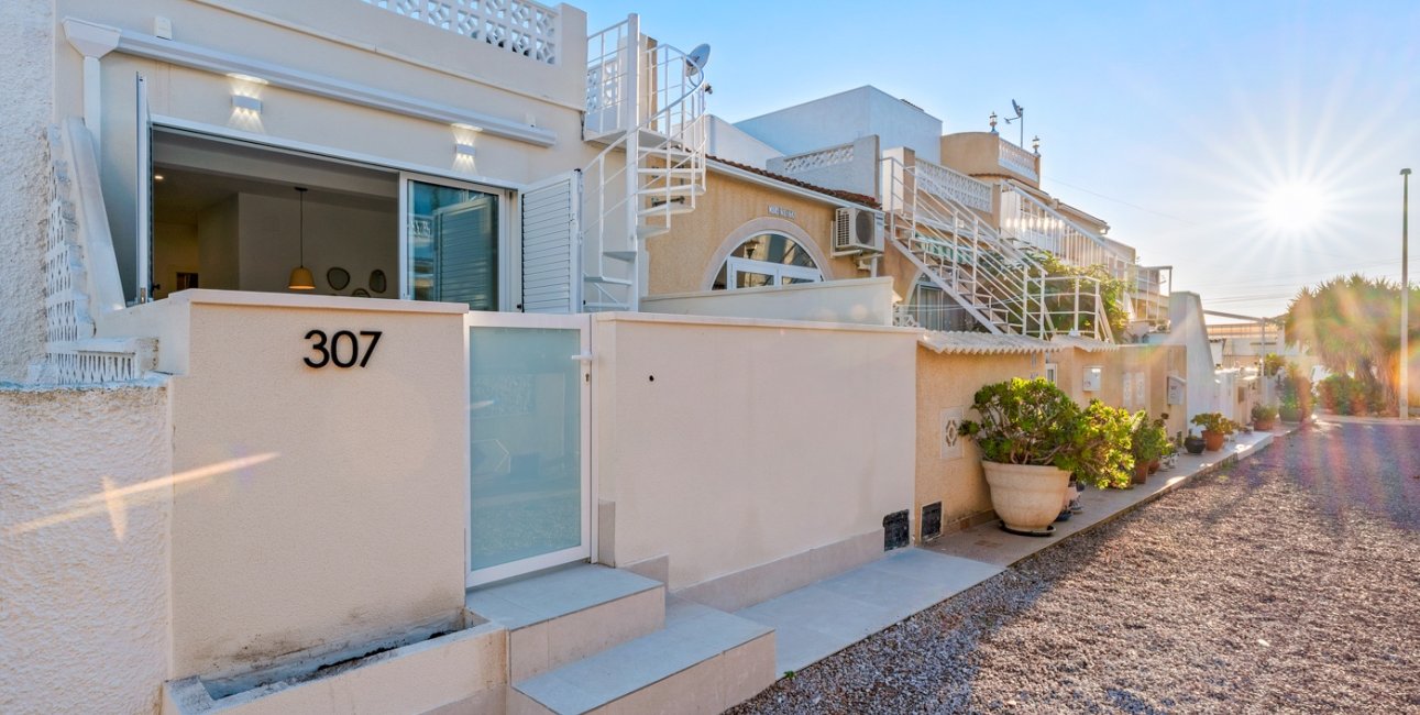 Resale - Townhouse -
Torrevieja - El Chaparral