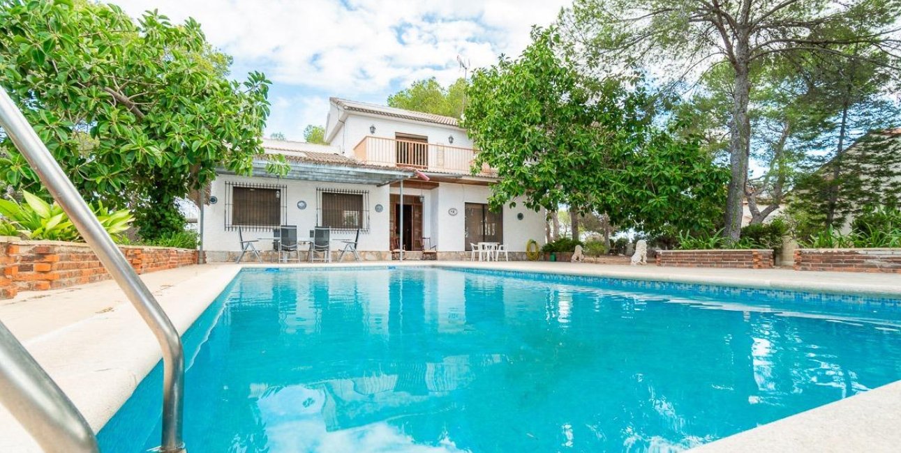 Resale - Villa -
Pilar de la Horadada - Pinar de Campoverde