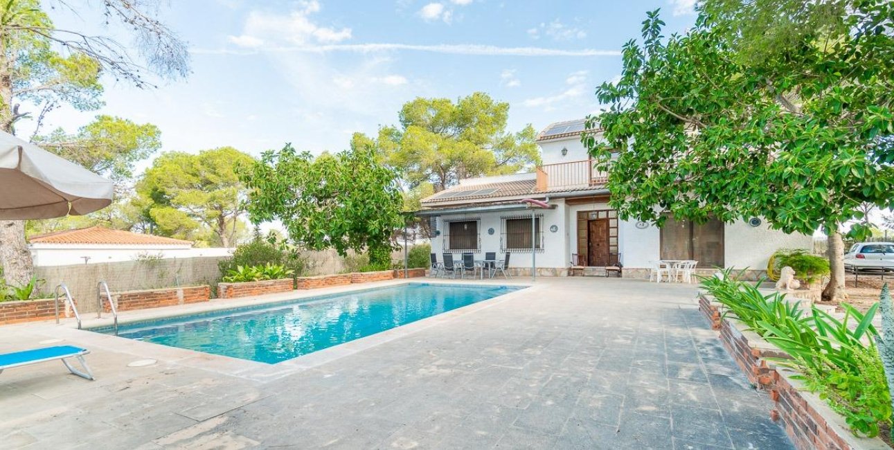 Resale - Villa -
Pilar de la Horadada - Pinar de Campoverde