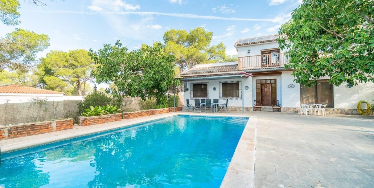 Resale - Villa -
Pilar de la Horadada - Pinar de Campoverde