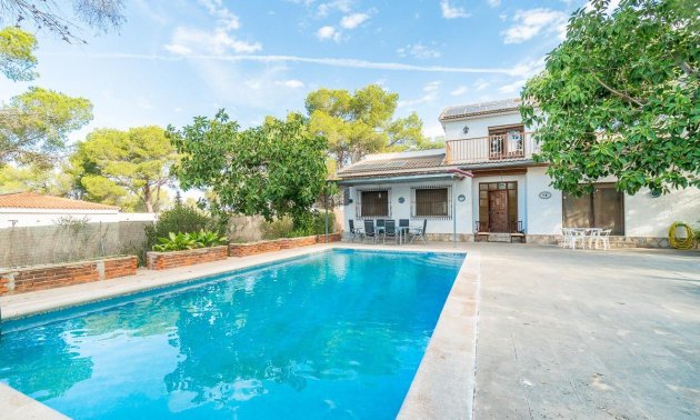 Resale - Villa -
Pilar de la Horadada - Pinar de Campoverde