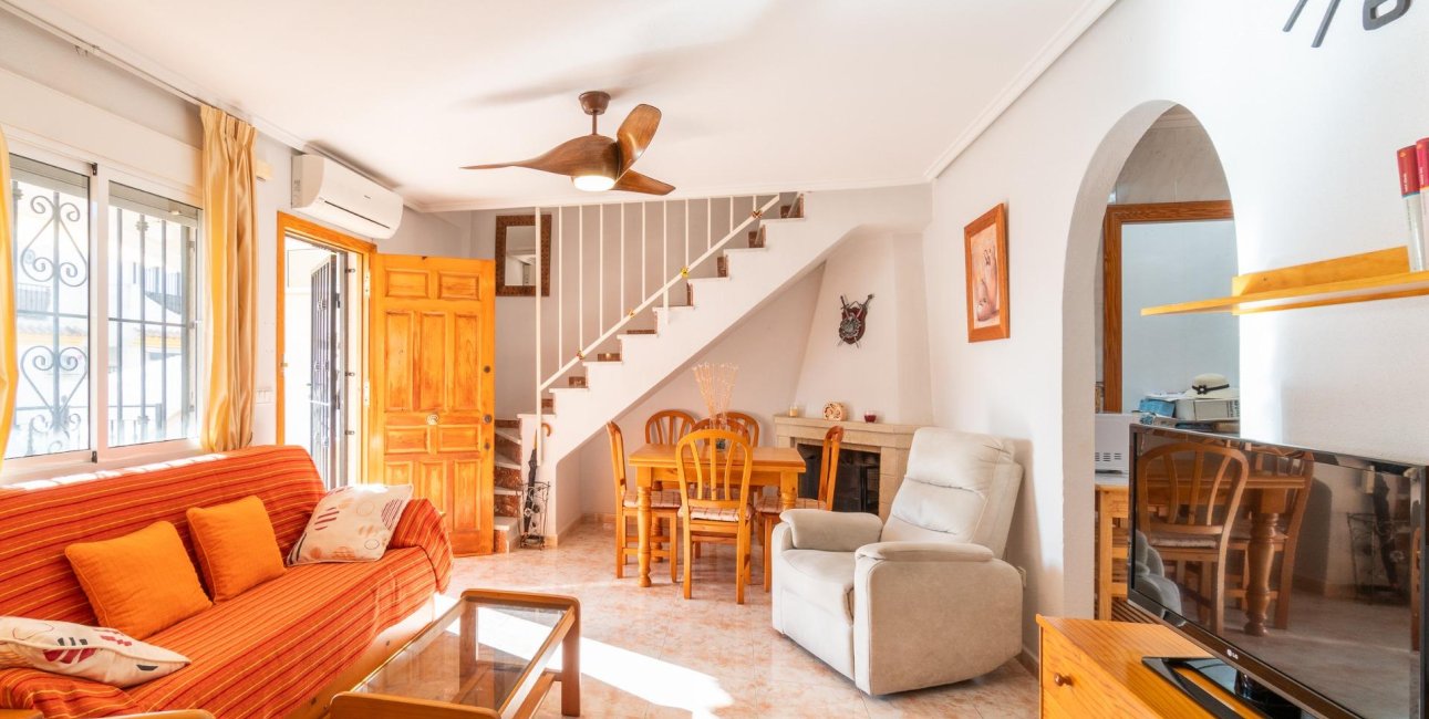 Resale - Villa -
Orihuela Costa - Playa Flamenca