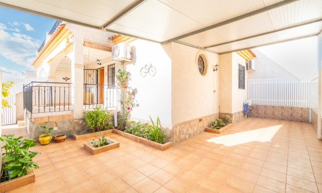 Resale - Villa -
Orihuela Costa - Playa Flamenca