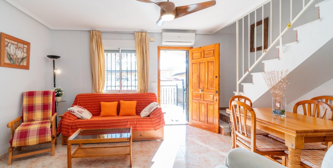 Resale - Villa -
Orihuela Costa - Playa Flamenca