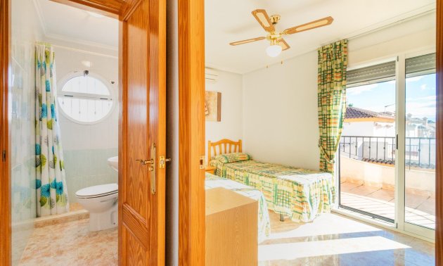Resale - Villa -
Orihuela Costa - Playa Flamenca