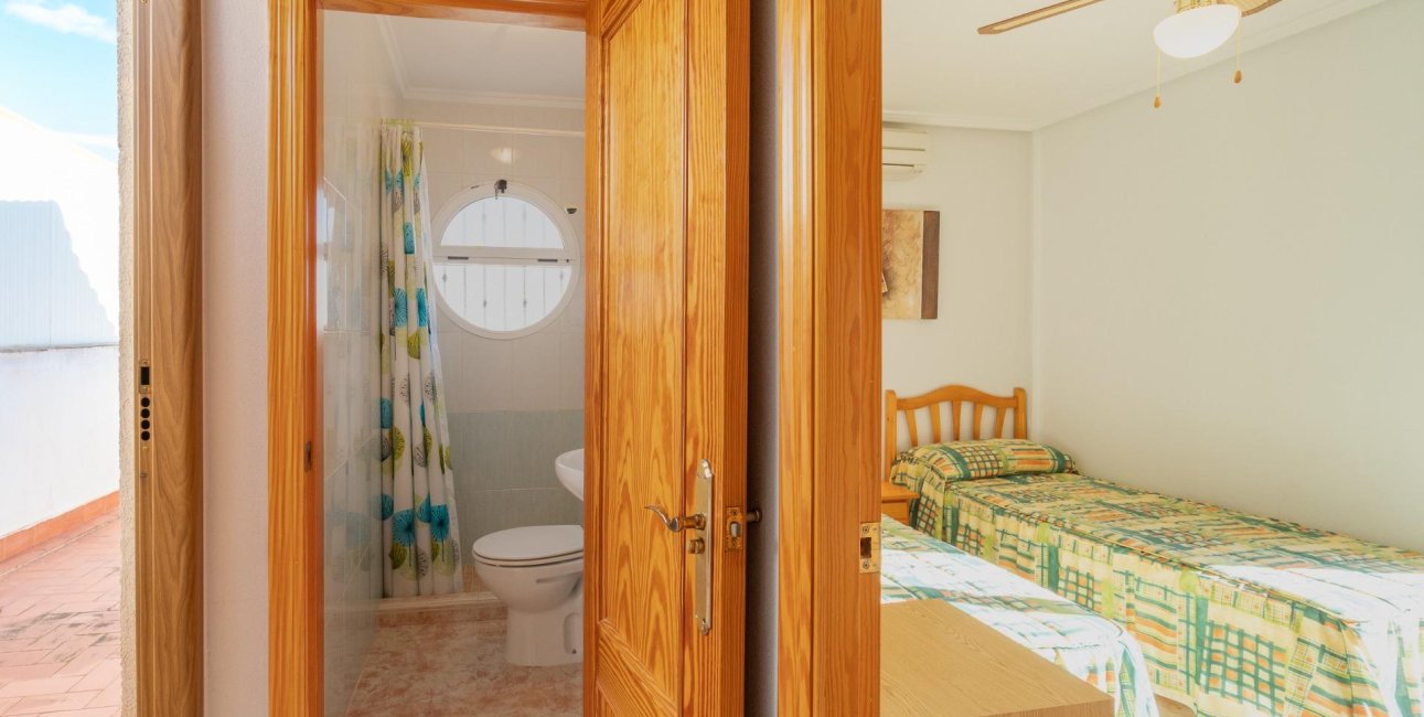 Resale - Villa -
Orihuela Costa - Playa Flamenca