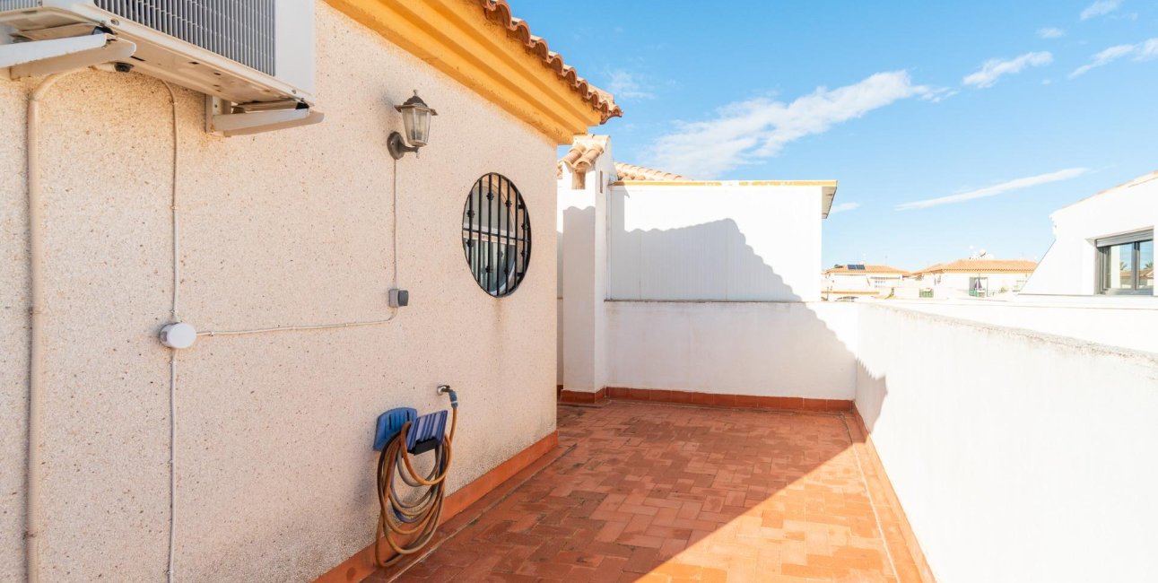 Resale - Villa -
Orihuela Costa - Playa Flamenca
