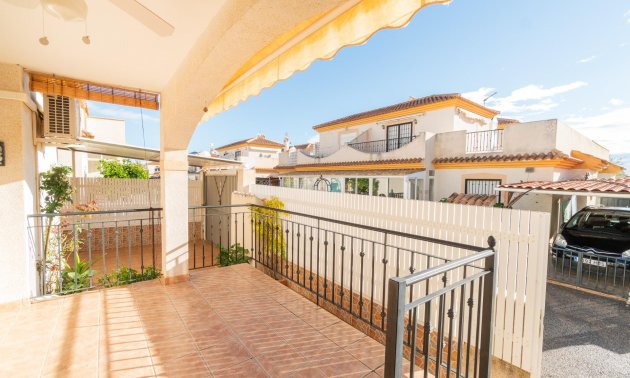 Resale - Villa -
Orihuela Costa - Playa Flamenca