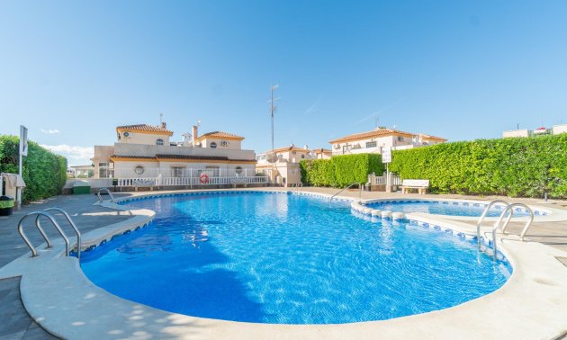 Resale - Villa -
Orihuela Costa - Playa Flamenca