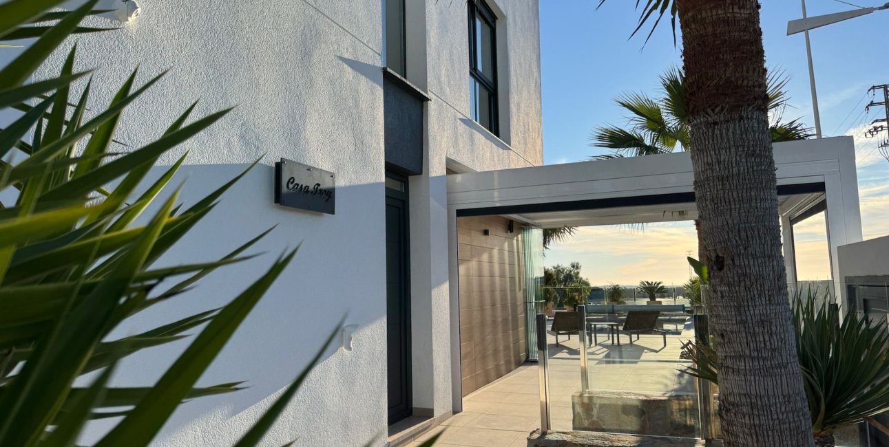 Resale - Villa -
Algorfa - La Finca Golf Resort