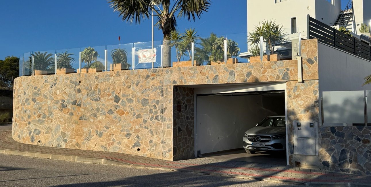 Resale - Villa -
Algorfa - La Finca Golf Resort