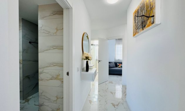 Resale - Apartment / flat -
Torrevieja - La Mata