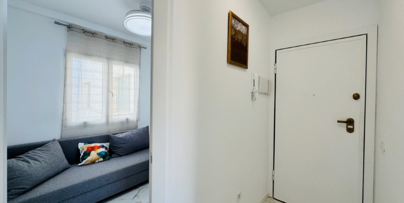 Resale - Apartment / flat -
Torrevieja - La Mata