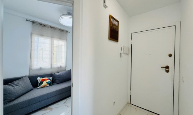 Resale - Apartment / flat -
Torrevieja - La Mata