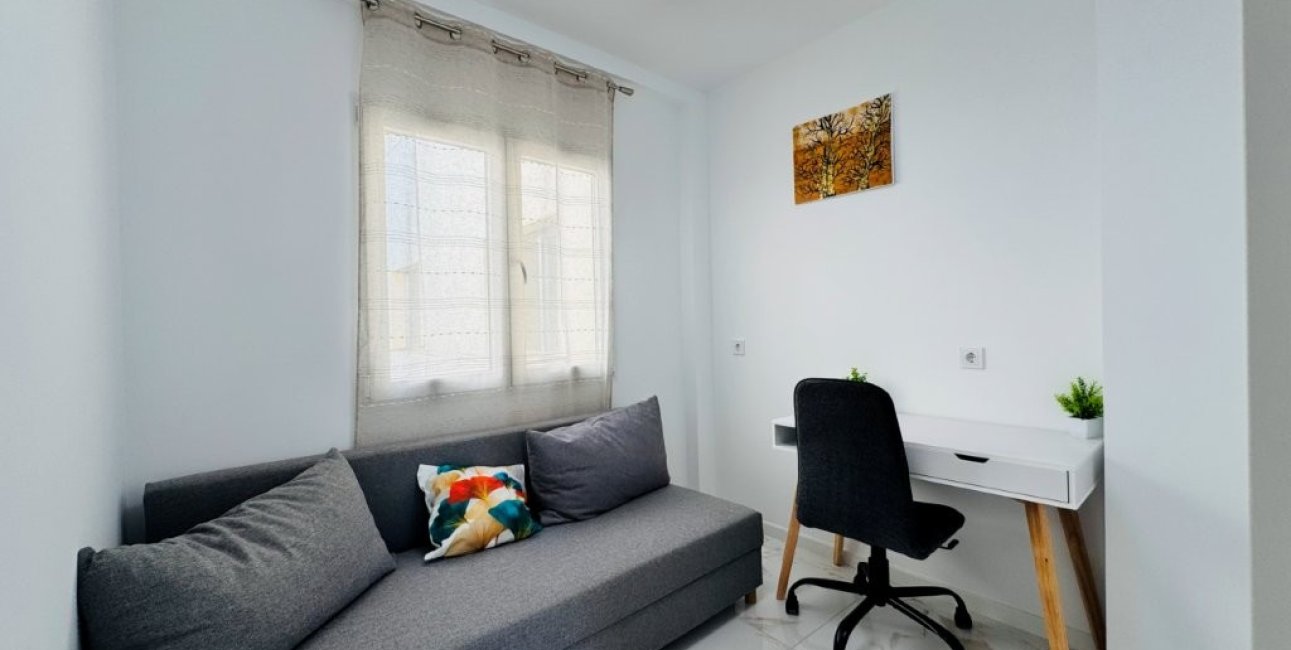 Resale - Apartment / flat -
Torrevieja - La Mata