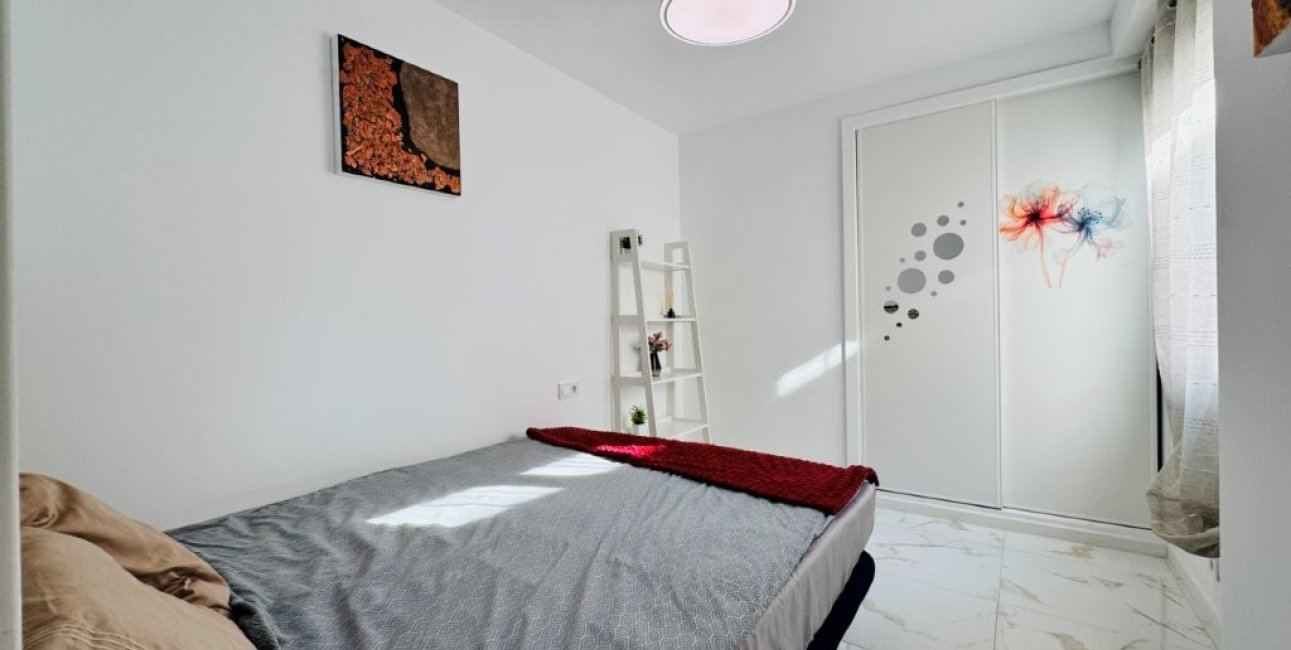 Resale - Apartment / flat -
Torrevieja - La Mata