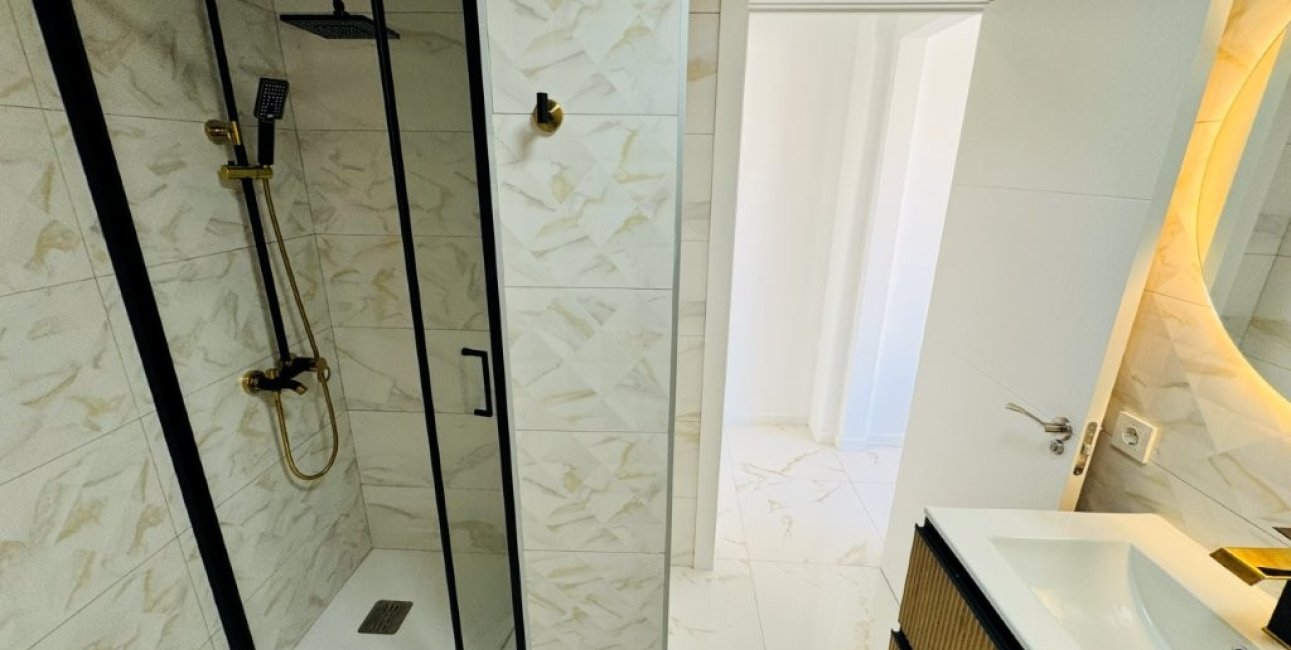 Resale - Apartment / flat -
Torrevieja - La Mata