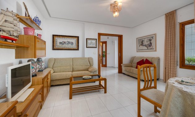 Resale - Villa -
Santa Pola
