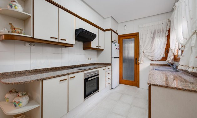 Resale - Villa -
Santa Pola