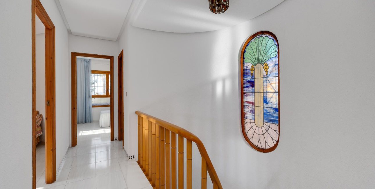 Resale - Villa -
Santa Pola