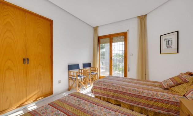 Resale - Villa -
Santa Pola