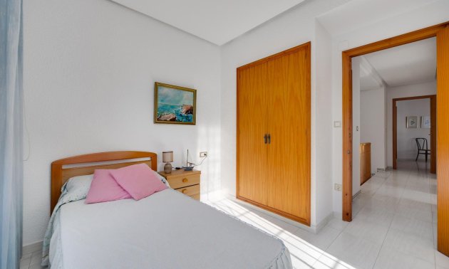 Resale - Villa -
Santa Pola