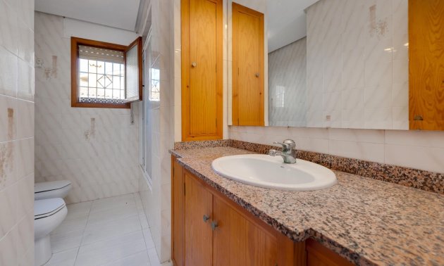 Resale - Villa -
Santa Pola