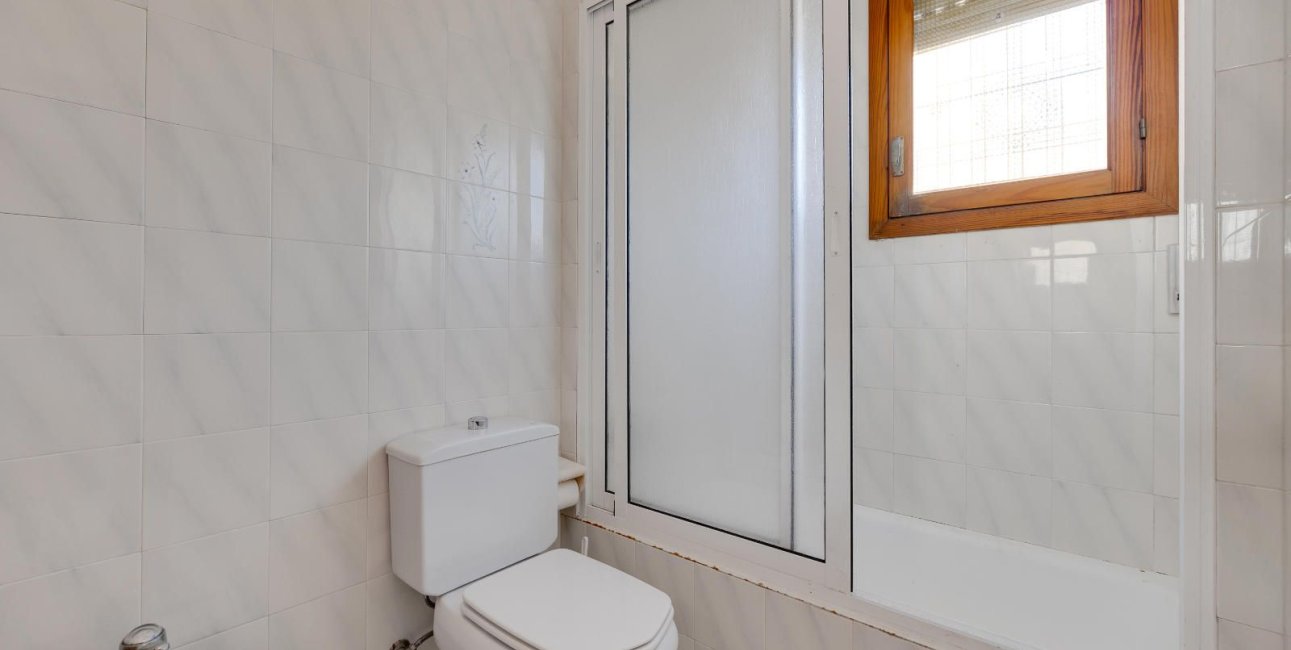 Resale - Villa -
Santa Pola