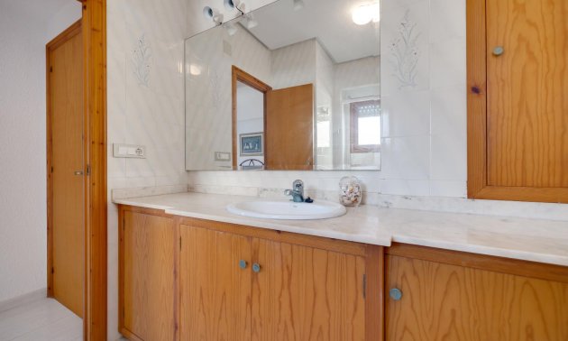 Resale - Villa -
Santa Pola