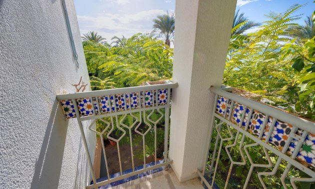 Resale - Villa -
Santa Pola
