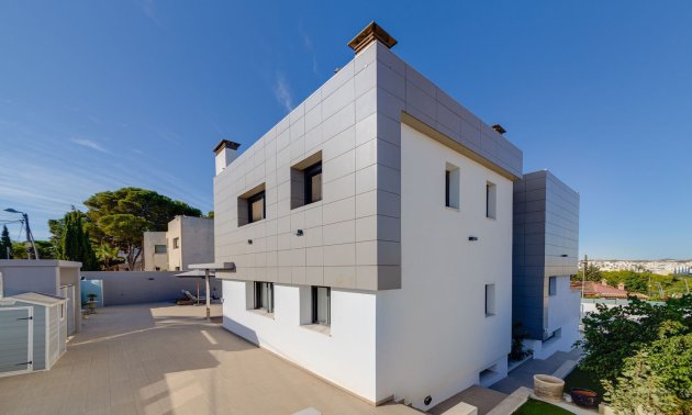 Resale - Apartment / flat -
Torrevieja