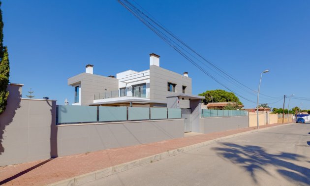 Resale - Apartment / flat -
Torrevieja