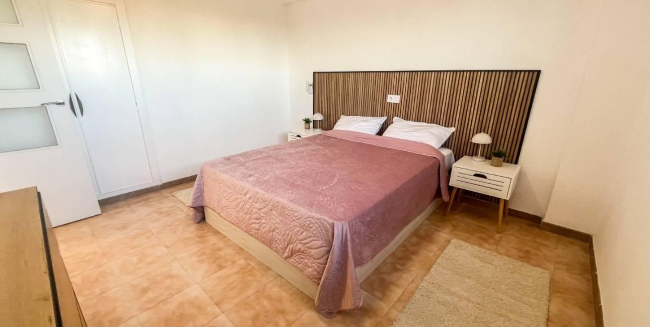 Rynek wtórny - Mieszkanie  -
Torrevieja