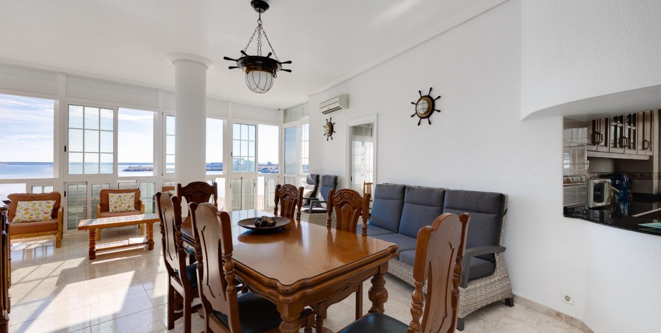 Resale - Apartment / flat -
Torrevieja