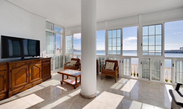 Resale - Apartment / flat -
Torrevieja