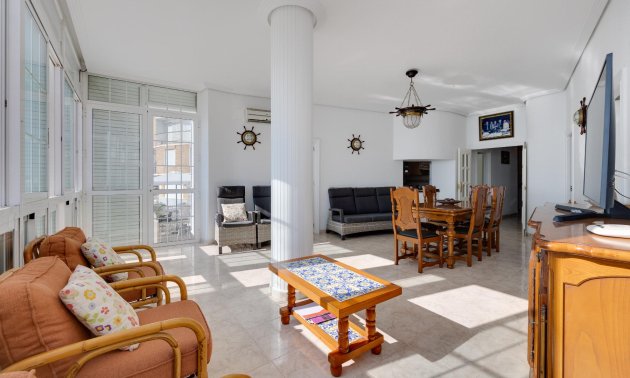 Resale - Apartment / flat -
Torrevieja