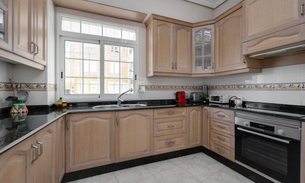 Resale - Apartment / flat -
Torrevieja