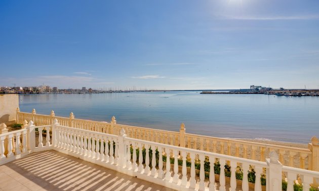 Resale - Apartment / flat -
Torrevieja