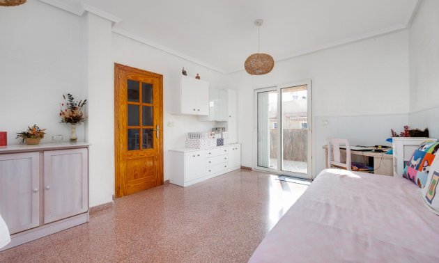 Resale - Apartment / flat -
Torrevieja