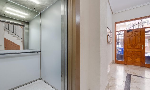 Resale - Apartment / flat -
Torrevieja