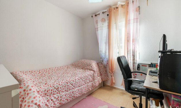 Reventa - Apartamento / piso -
Orihuela Costa