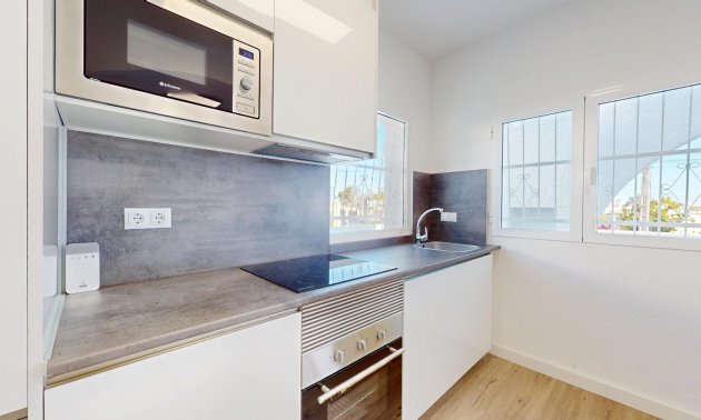 Rynek wtórny - Bungalowy -
San Miguel de Salinas - BLUE LAGOON