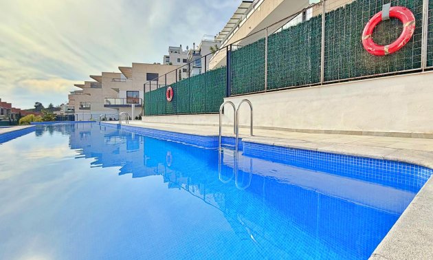 Resale - Apartment / flat -
Orihuela Costa - Campoamor