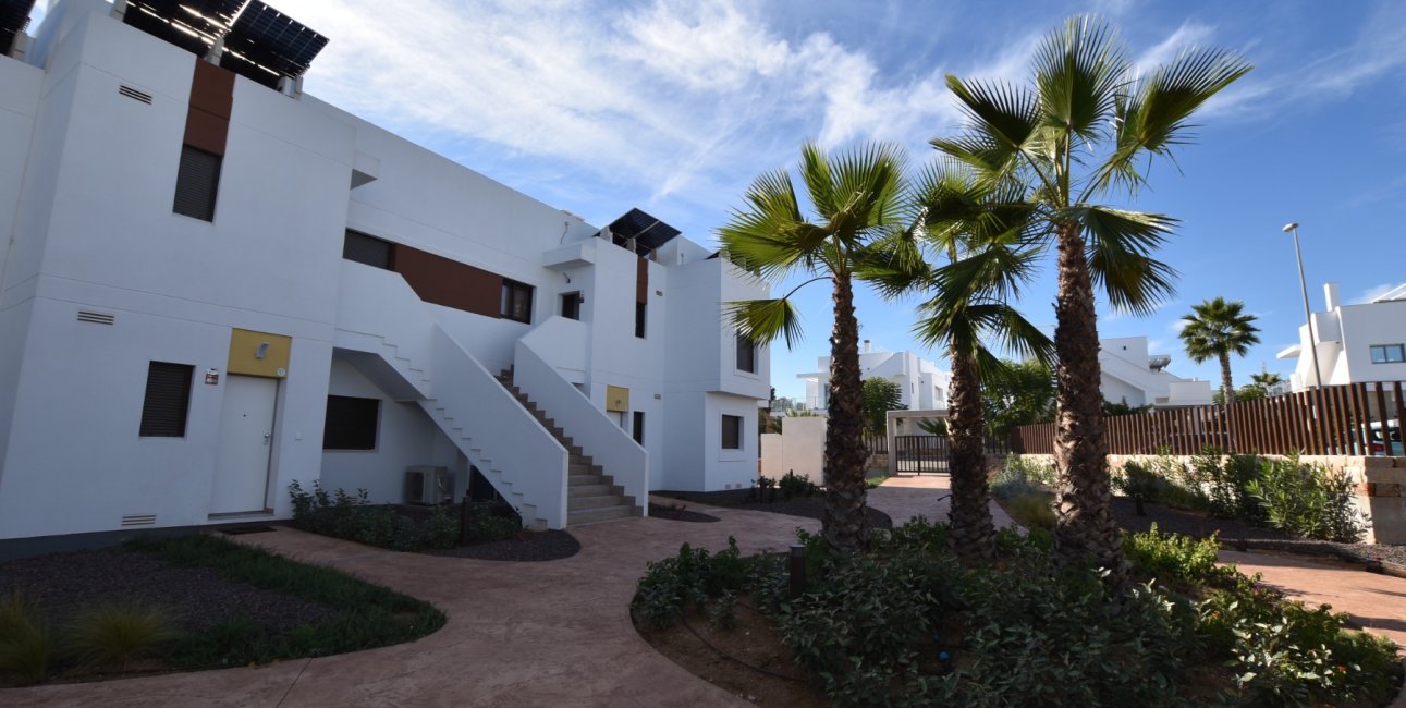 Resale - Apartment / flat -
Los Montesinos - Entre Naranjos / Vistabella Golf