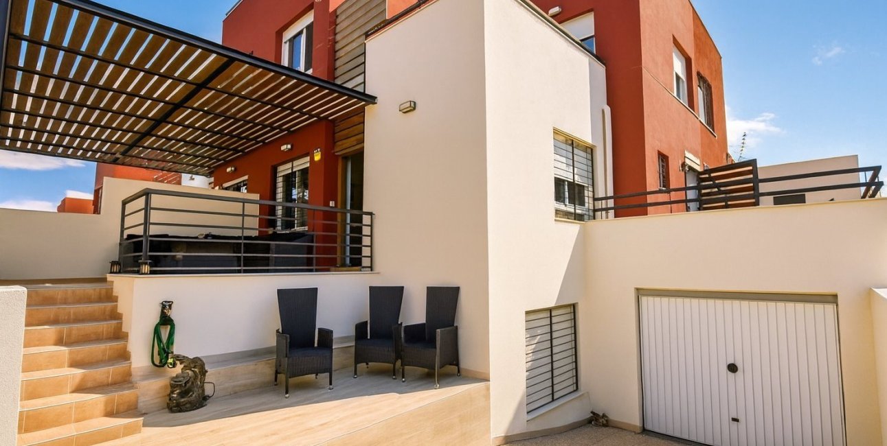 Resale - Townhouse -
Algorfa - La Finca Golf Resort