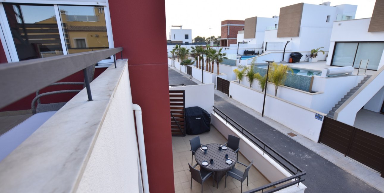 Resale - Townhouse -
Algorfa - La Finca Golf Resort