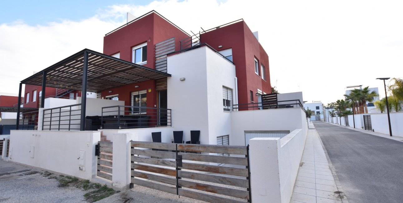 Resale - Townhouse -
Algorfa - La Finca Golf Resort